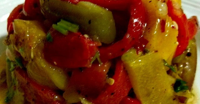 סלט פלפלים קלויים