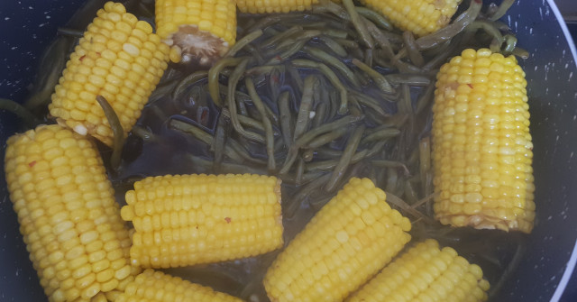 שעועית ירוקה מוקפצת עם תירס