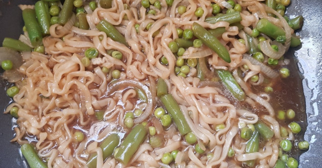 נודלס בסגנון סצואן