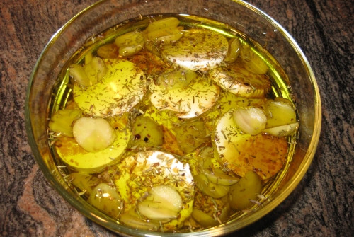 גבינת עיזים מתובלת