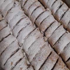 עוגיות תמרים ואגוזים / שוקולד / חלבה