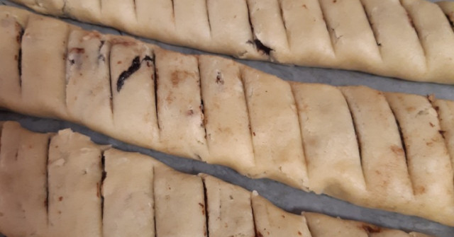 עוגיות תמרים ואגוזים / שוקולד / חלבה