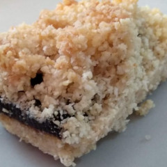 עוגת פירורים עם קמח שקדים