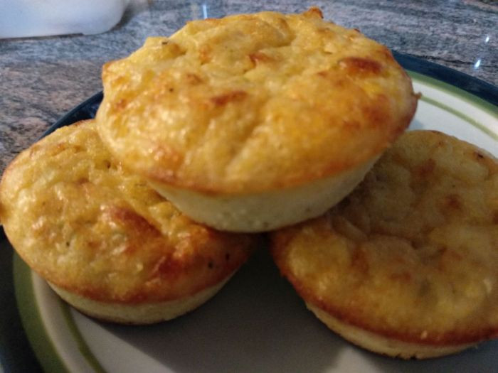 מאפינס בצל, ברוקולי וגבינות