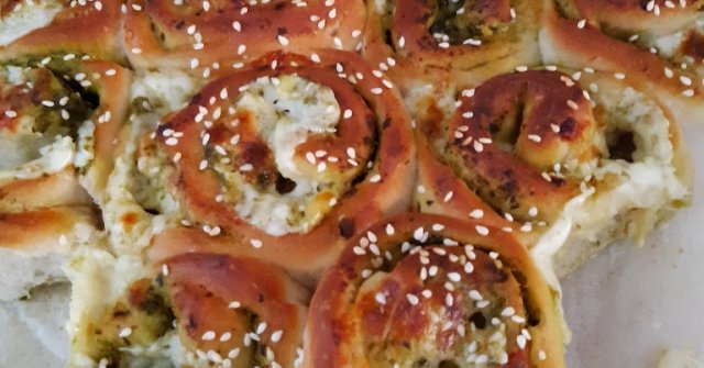 שבלולי גבינה ופסטו