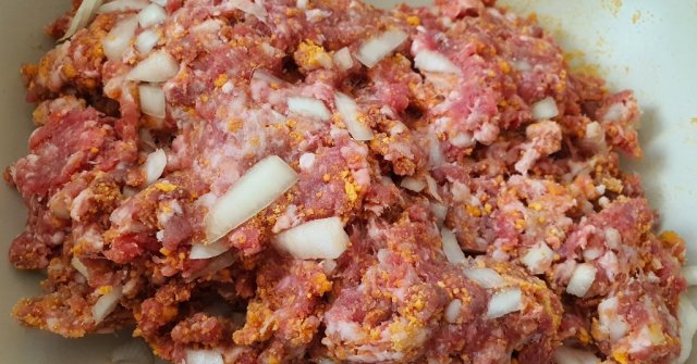 קציצות בשר עם אפונה