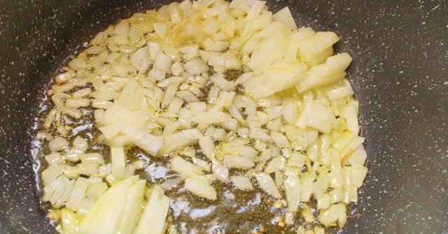 קציצות בשר עם אפונה