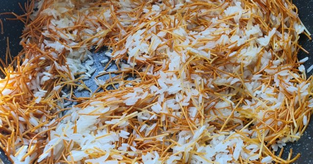 אורז עם אטריות