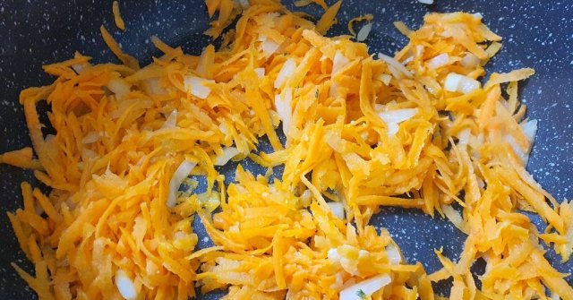 אורז צהוב עם גזר