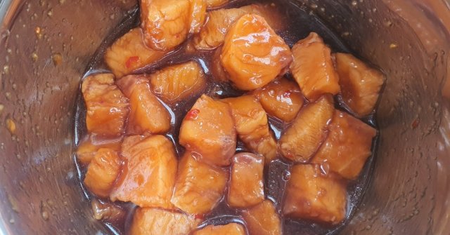 שיפודי סלמון צרובים