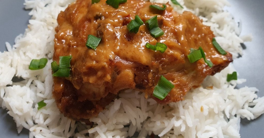 עוף ברוטב חמאת בוטנים