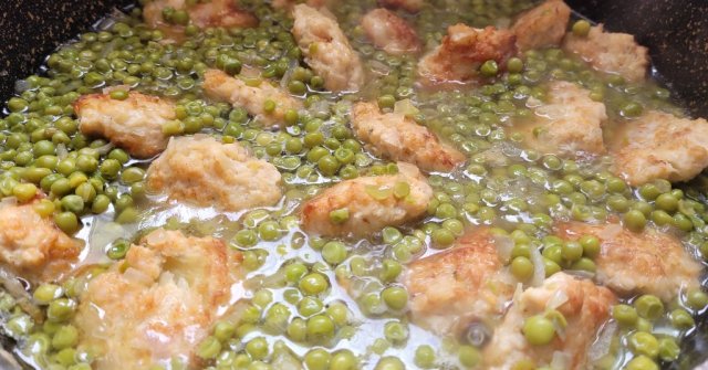 קציצות עוף ואפונה