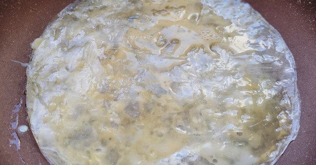 חביתה עם דפי אורז ( דומה לחביטורטי)