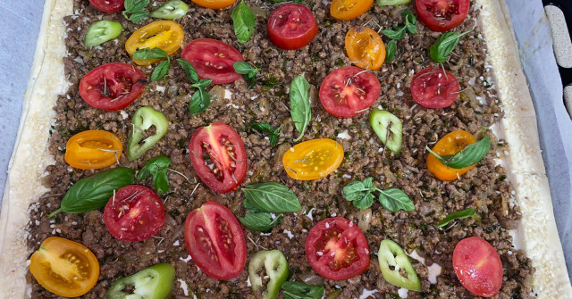 בורקס פיצה בשר