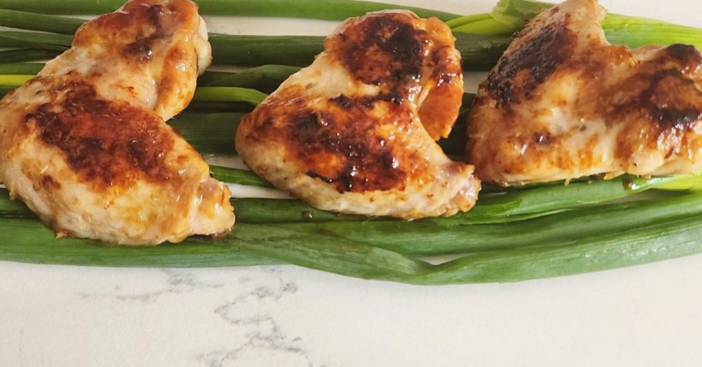 כנפיים ברוטב